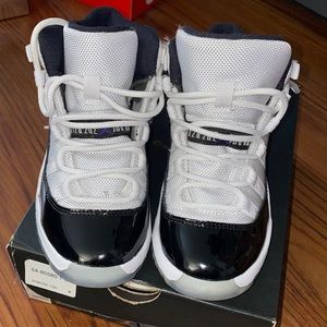 Jordan 11 retro kids white and black concord